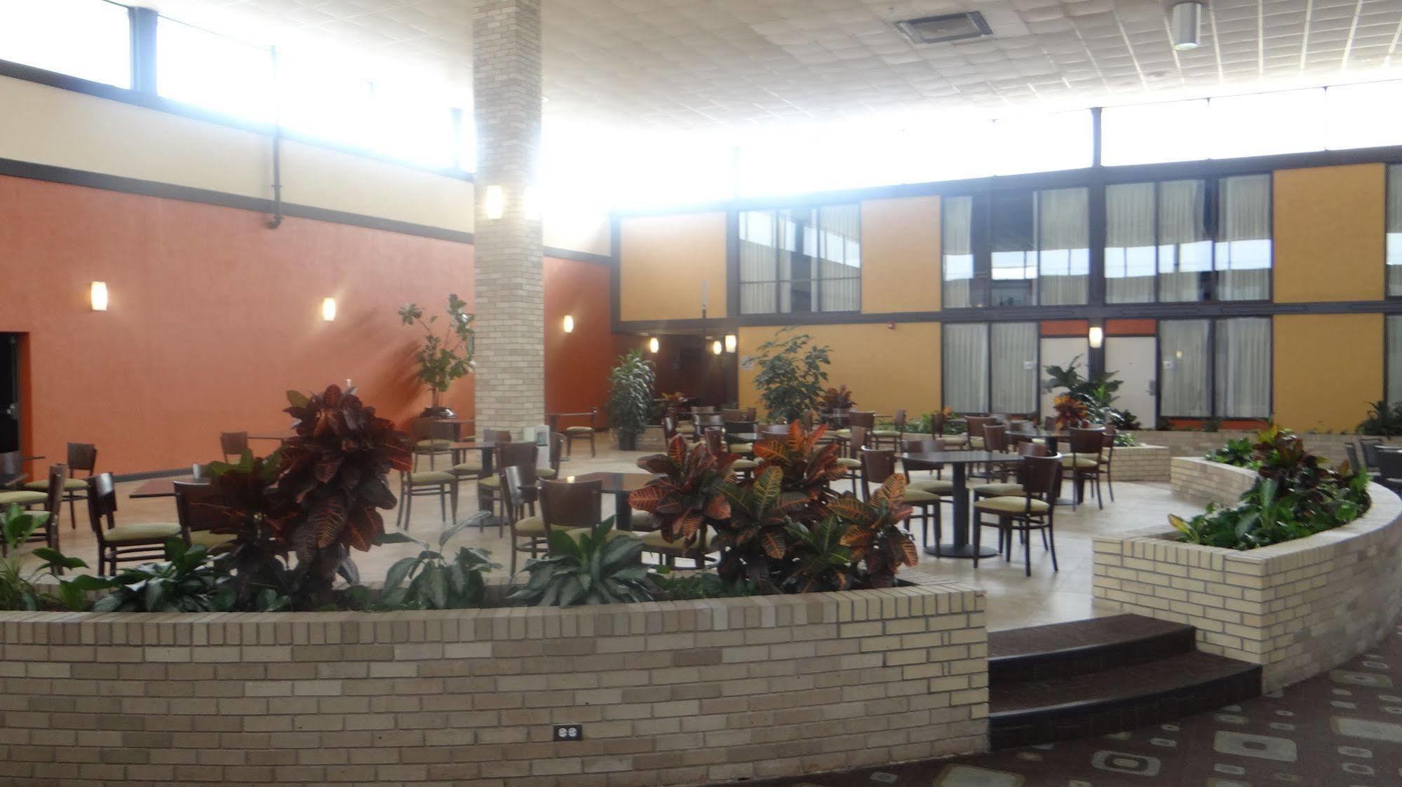 Wyndham Garden Oklahoma City Resort & Conference Hotel Near Airport, Fairgrounds Paycom & I40 Exterior foto
